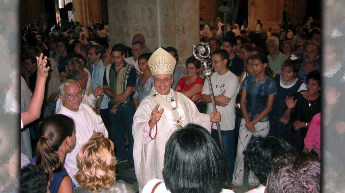 El Cardenal en la Catedral de La Habana a finales de los 90s..